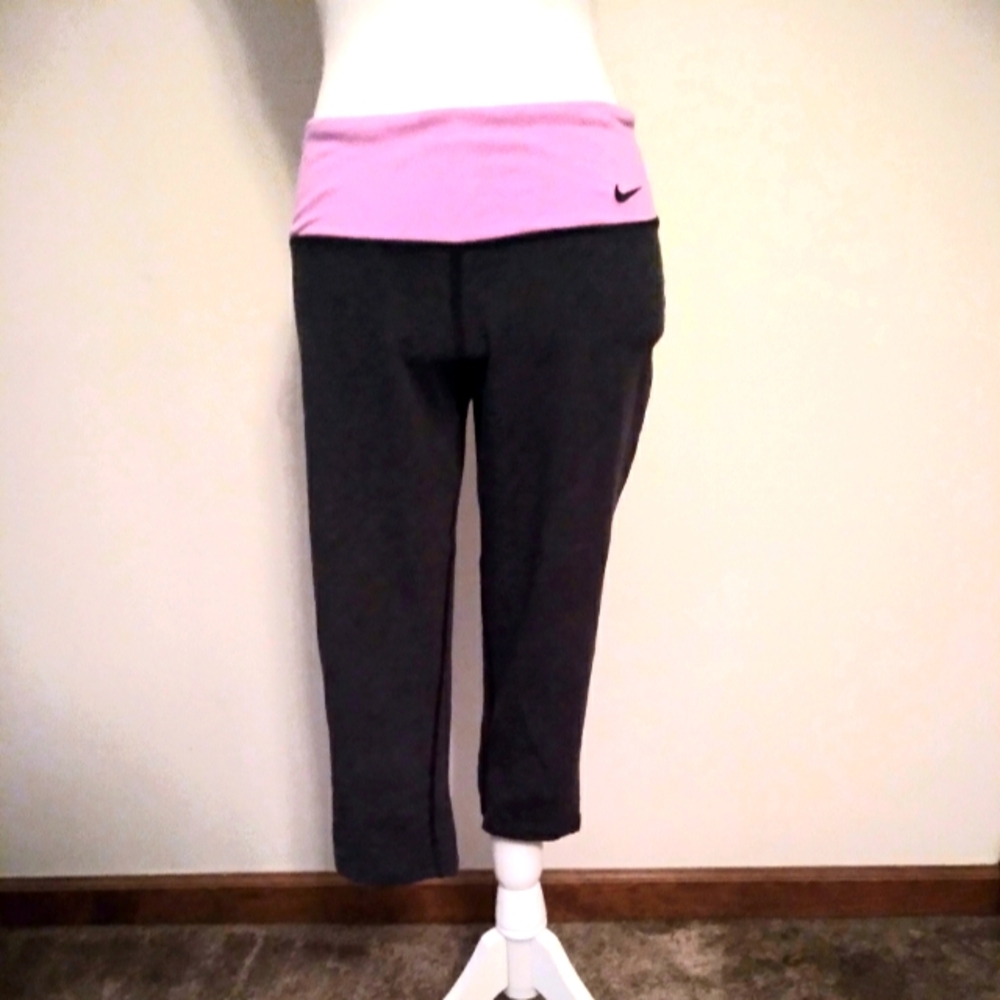 Women's Nike Legging Capri's Size(L)